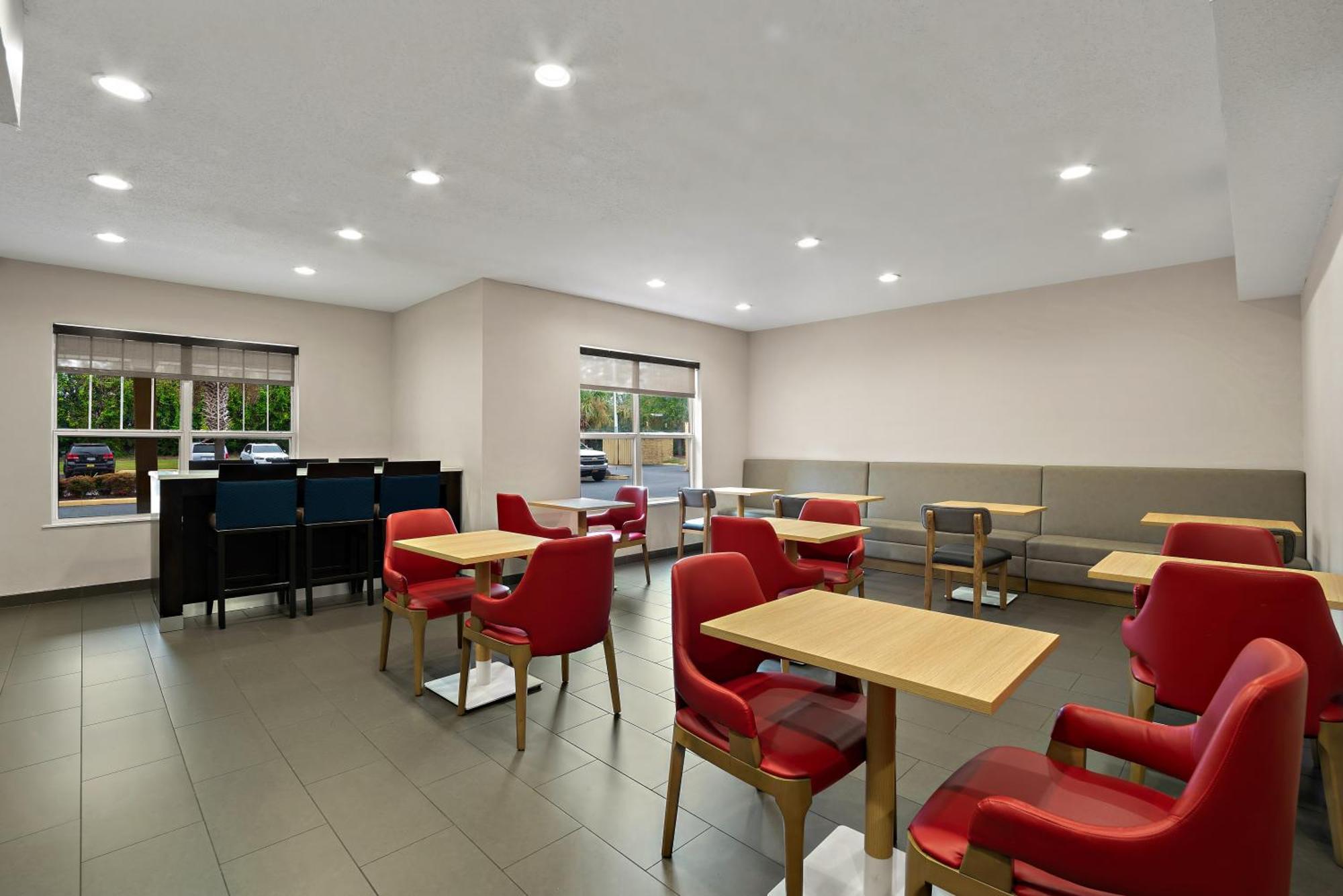 Comfort Inn & Suites Santee I-95 Bagian luar foto